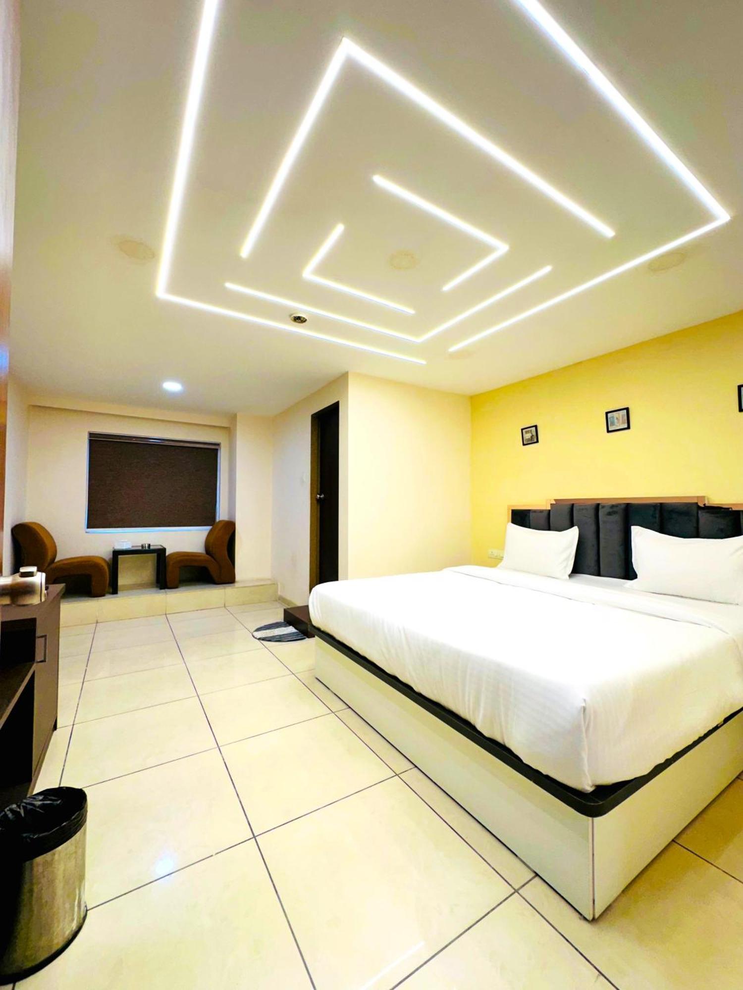 Aundh Elite Stay Pune Luaran gambar