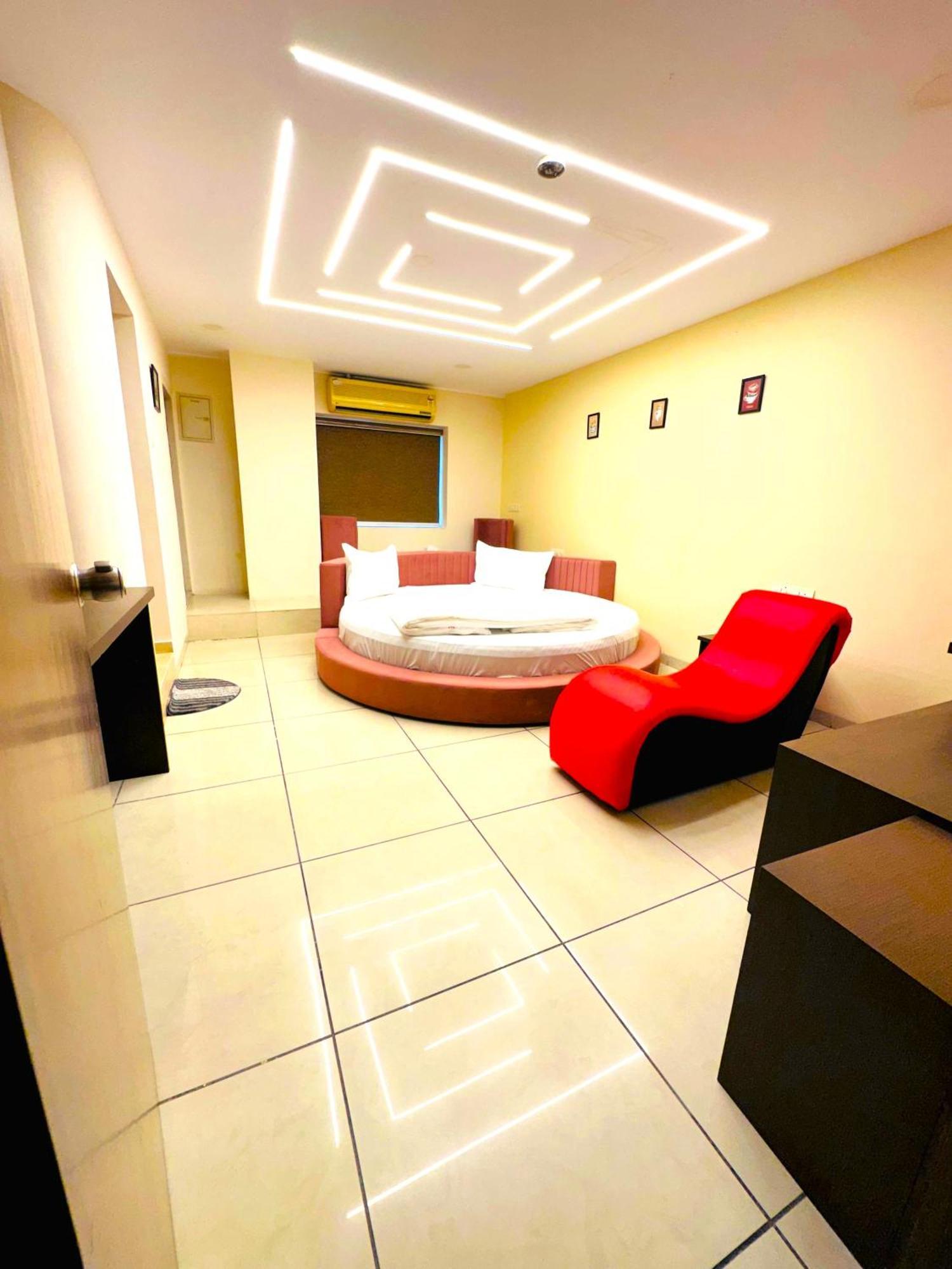 Aundh Elite Stay Pune Luaran gambar