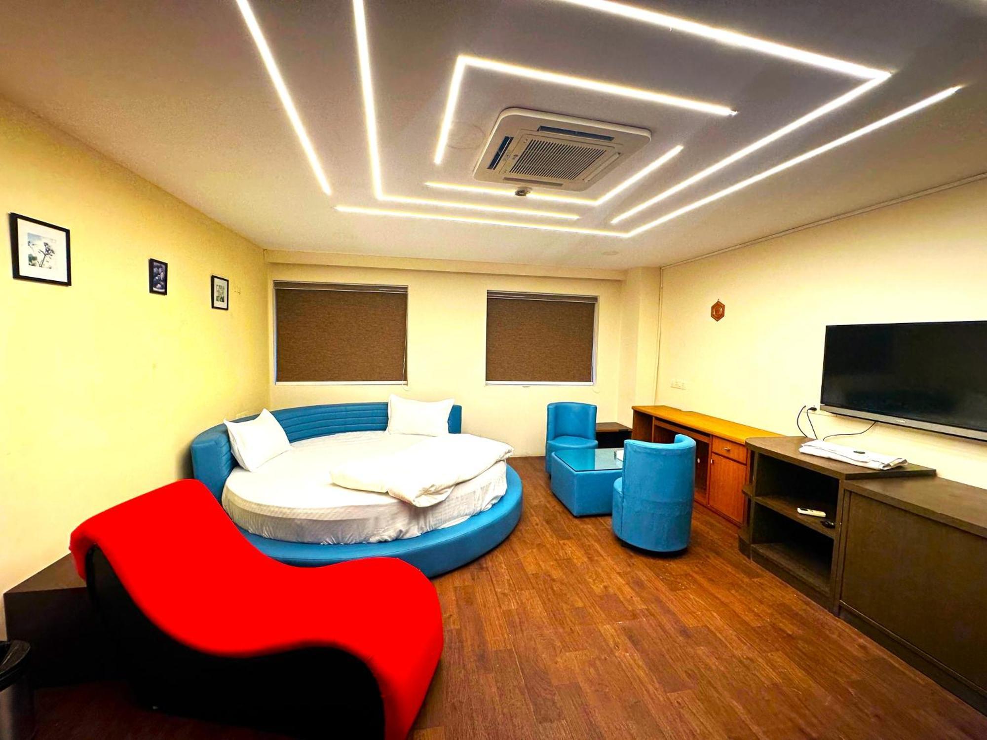 Aundh Elite Stay Pune Luaran gambar