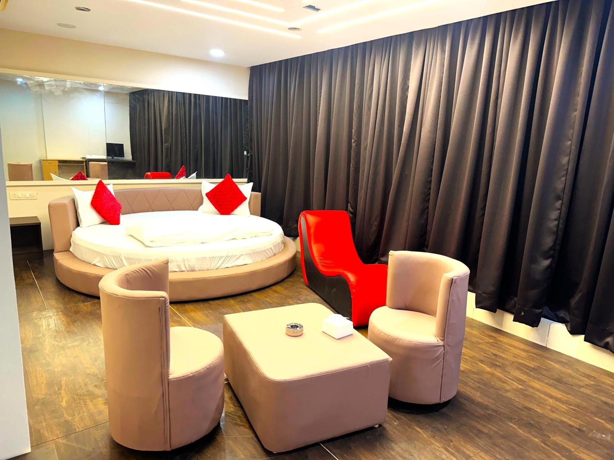 Aundh Elite Stay Pune Luaran gambar